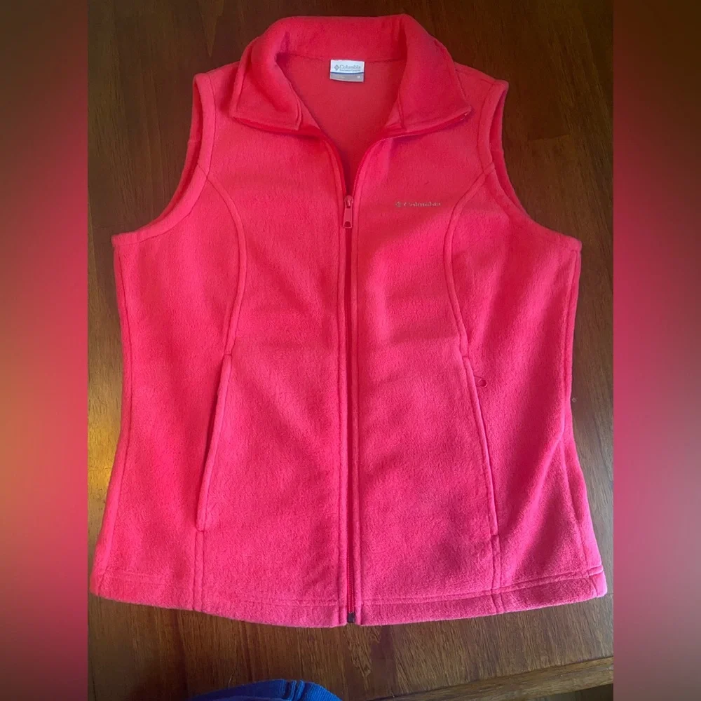 Columbia Women’s Bright Pink Fleece Vest - Picture 1 of 3